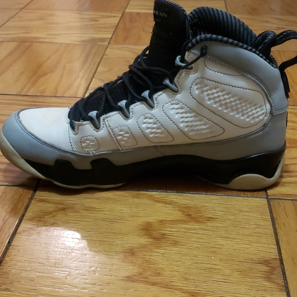 Nike Air Jordan | Retro 9 - Picture 9 of 16